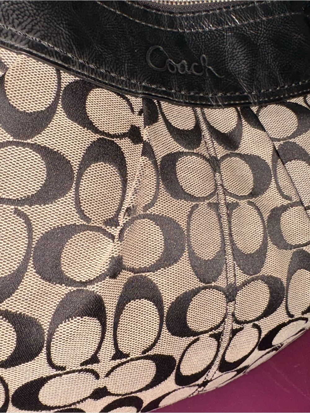 Vintage Coach Soho Pleated
Signature C Hobo Bag Canvas &
Leather Black Khaki - Picture 9 of 13